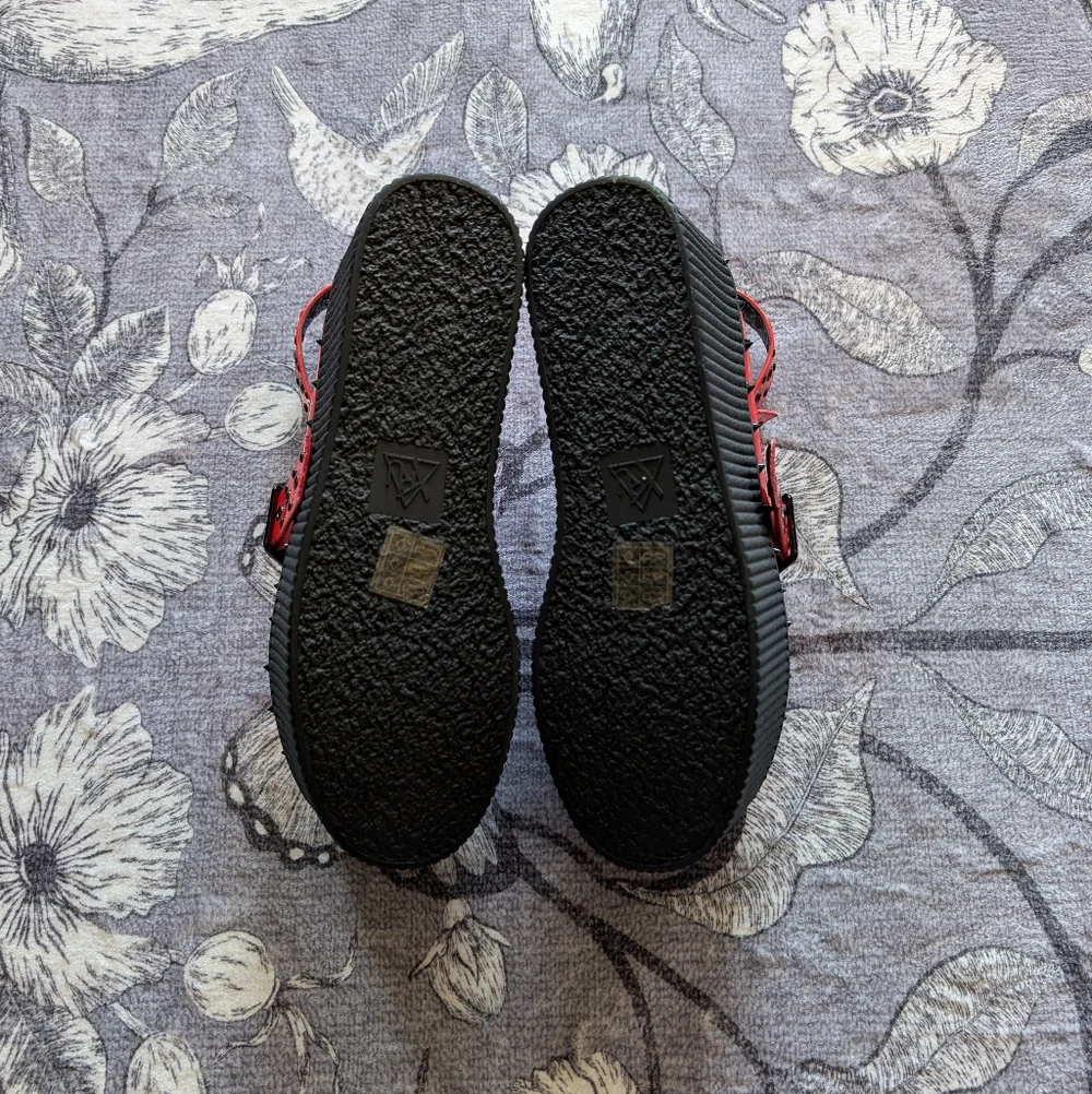 Kaos Red Patent Platforms